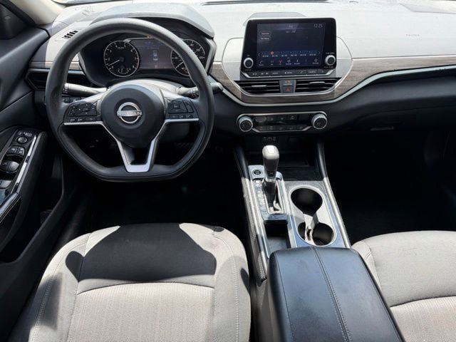 Used 2023 Nissan Altima 2.5 SV FWD image 15