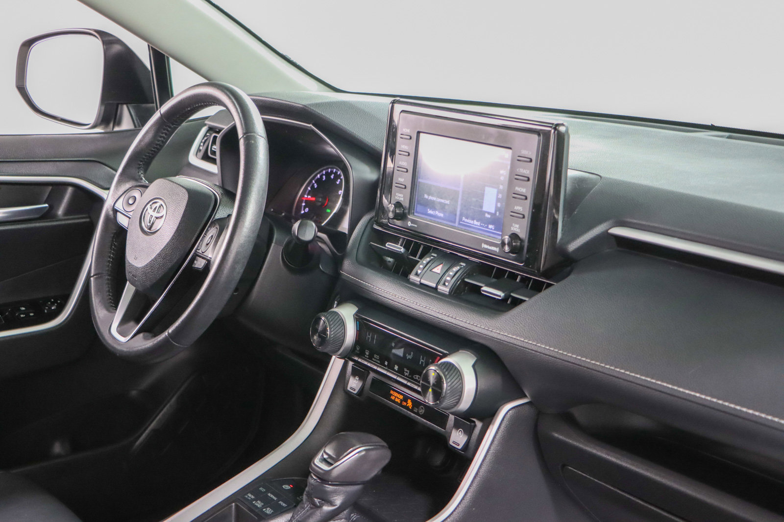 Used 2021 Toyota RAV4 XLE Premium image 26