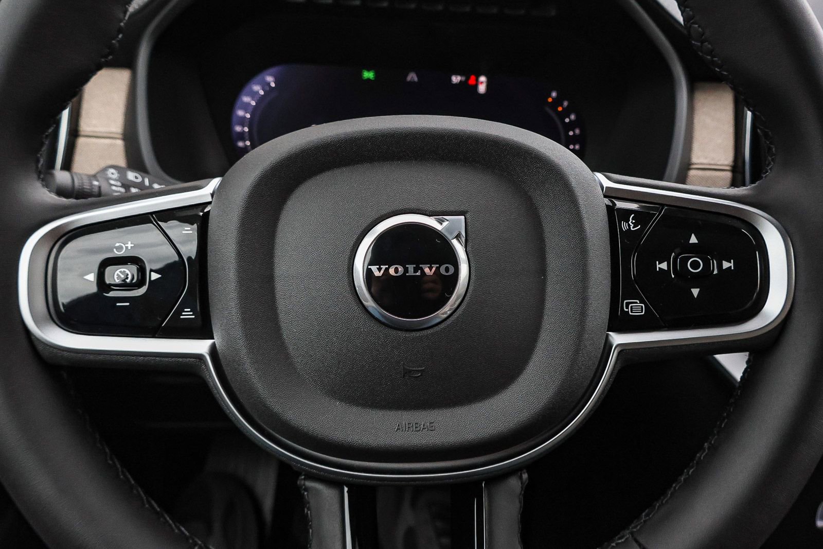 New 2026 Volvo XC90 B5 Plus w/ Protection Package image 33