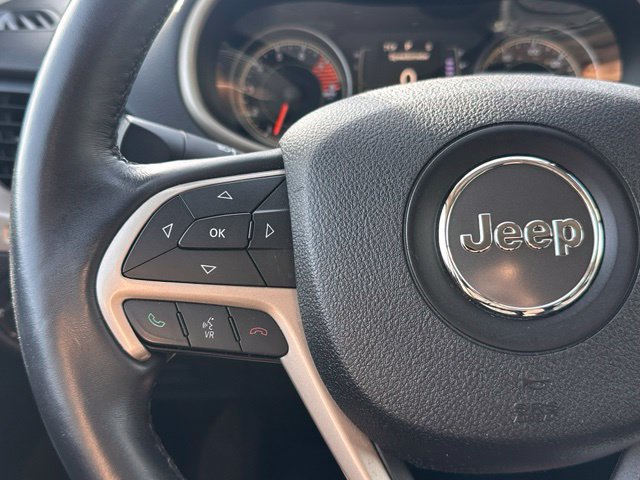 Used 2016 Jeep Cherokee Latitude w/ Cold Weather Group AWD/4WD image 20