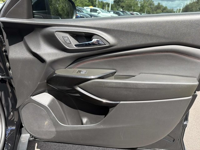 Used 2024 Chevrolet Trax RS w/ Sunroof Package FWD image 14