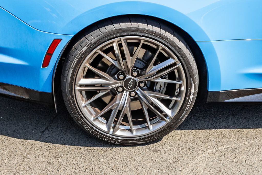 Used 2022 Chevrolet Camaro ZL1 RWD image 6