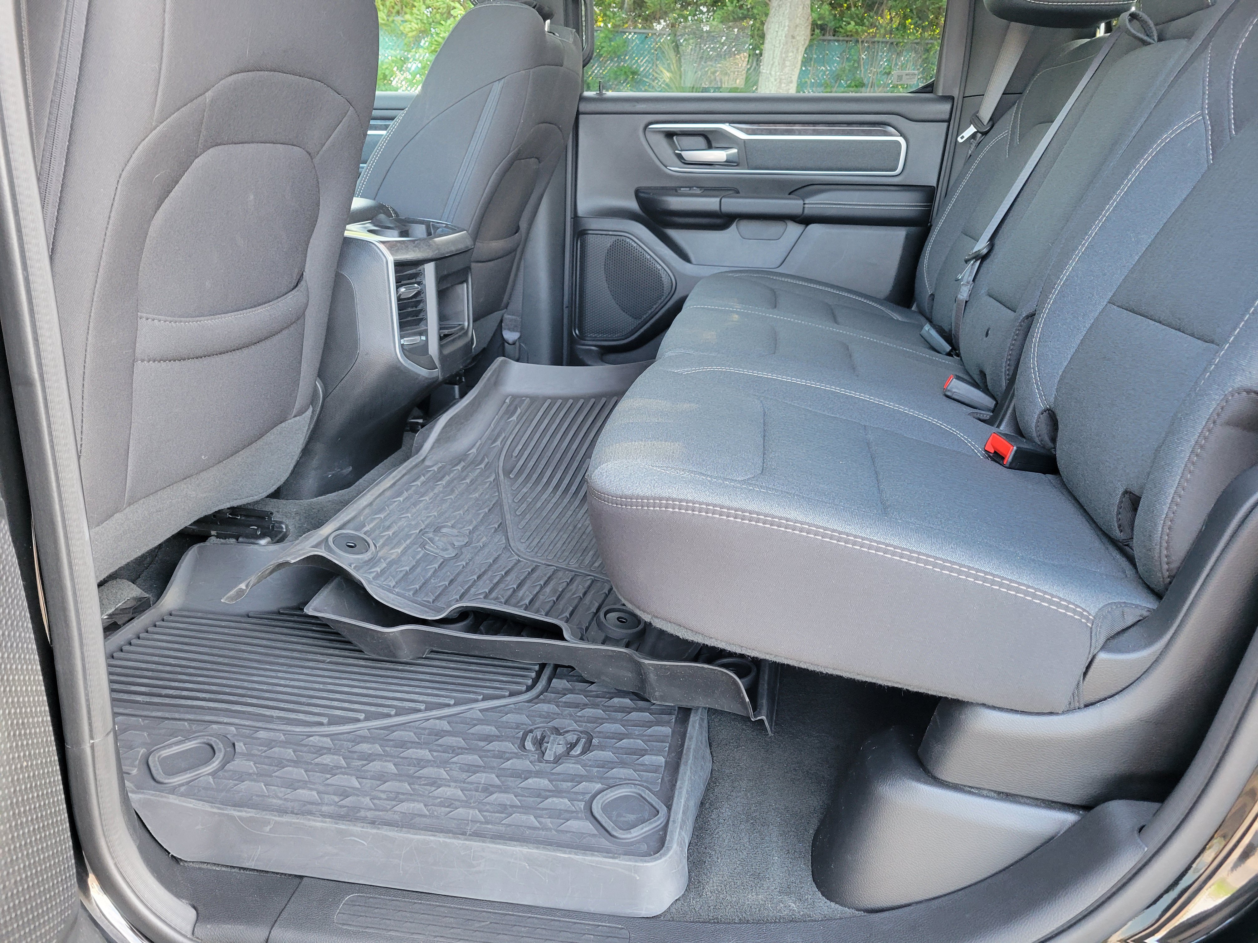 Used 2022 RAM 1500 Big Horn AWD/4WD image 39