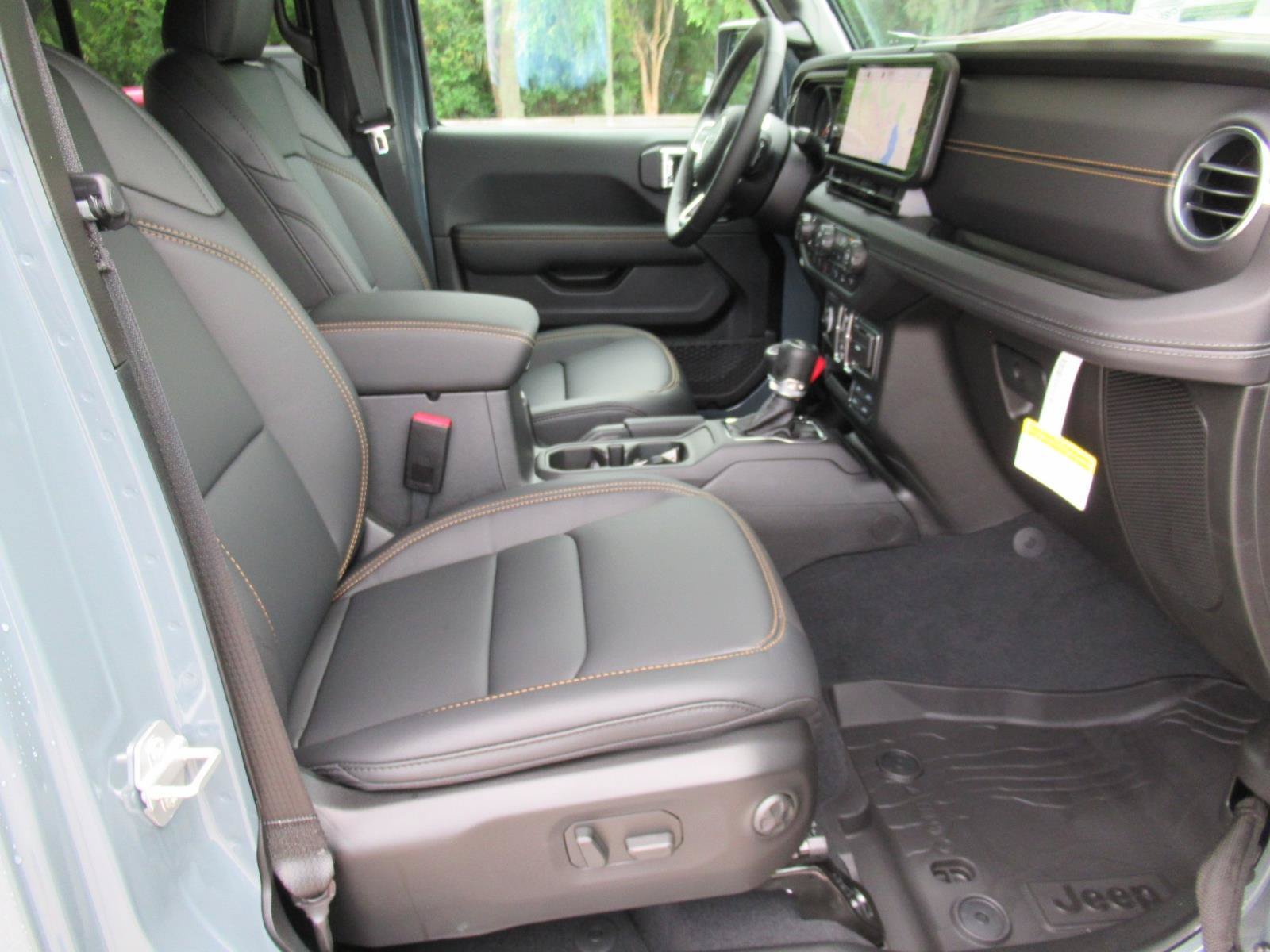 New 2026 Jeep Wrangler Unlimited Sahara AWD/4WD image 10