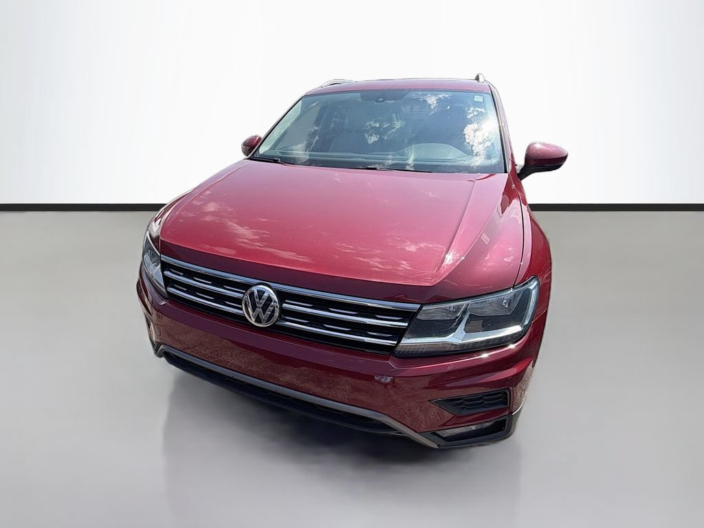 Used 2018 Volkswagen Tiguan SEL AWD/4WD image 2