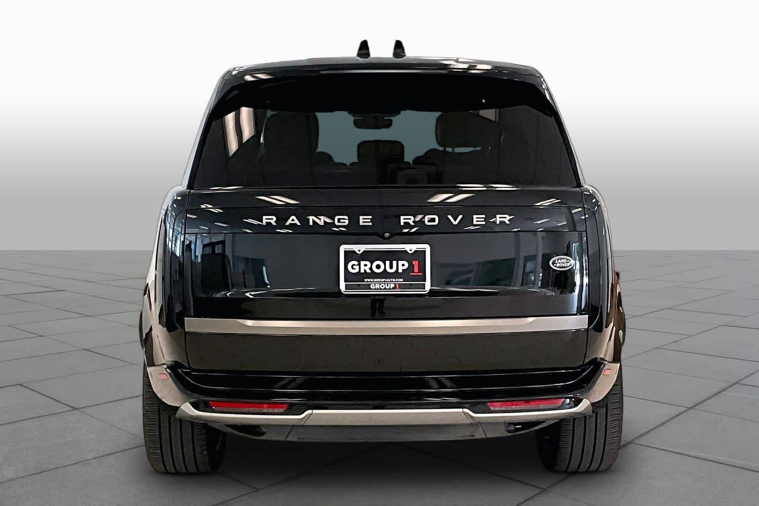 Used 2023 Land Rover Range Rover SE AWD/4WD image 4