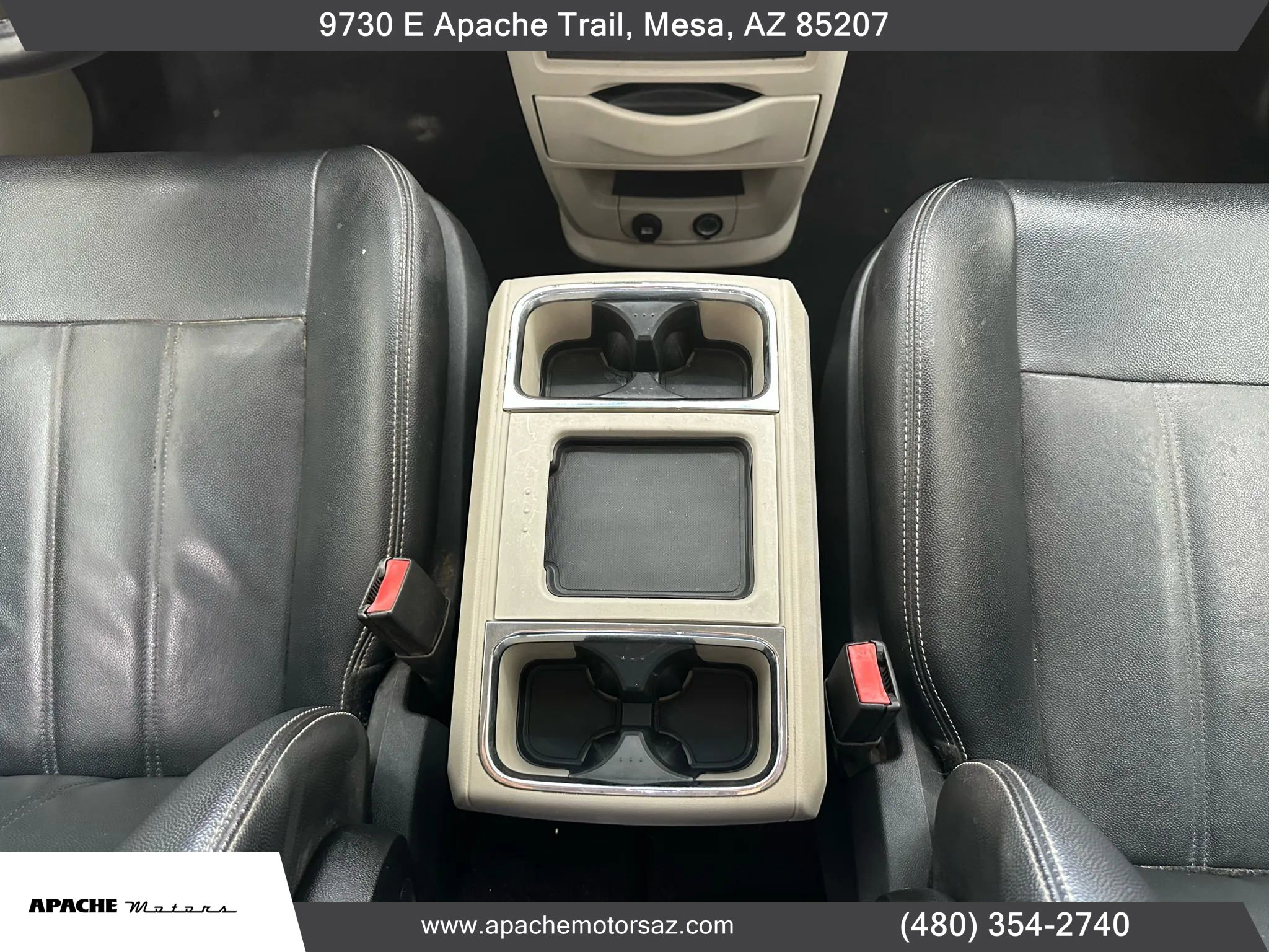 Used 2014 Chrysler Town & Country Touring image 29