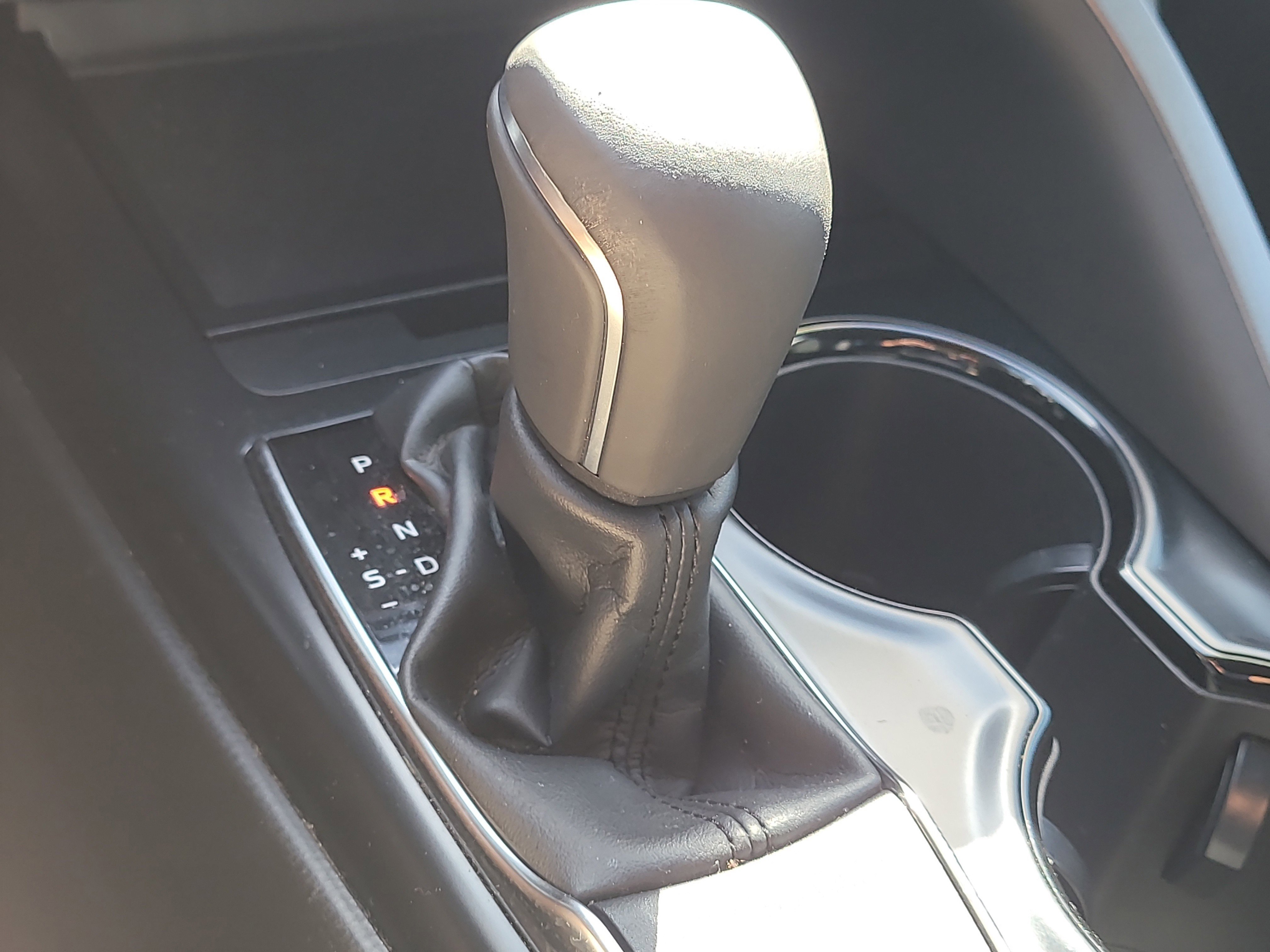 Used 2019 Toyota Camry SE FWD image 25