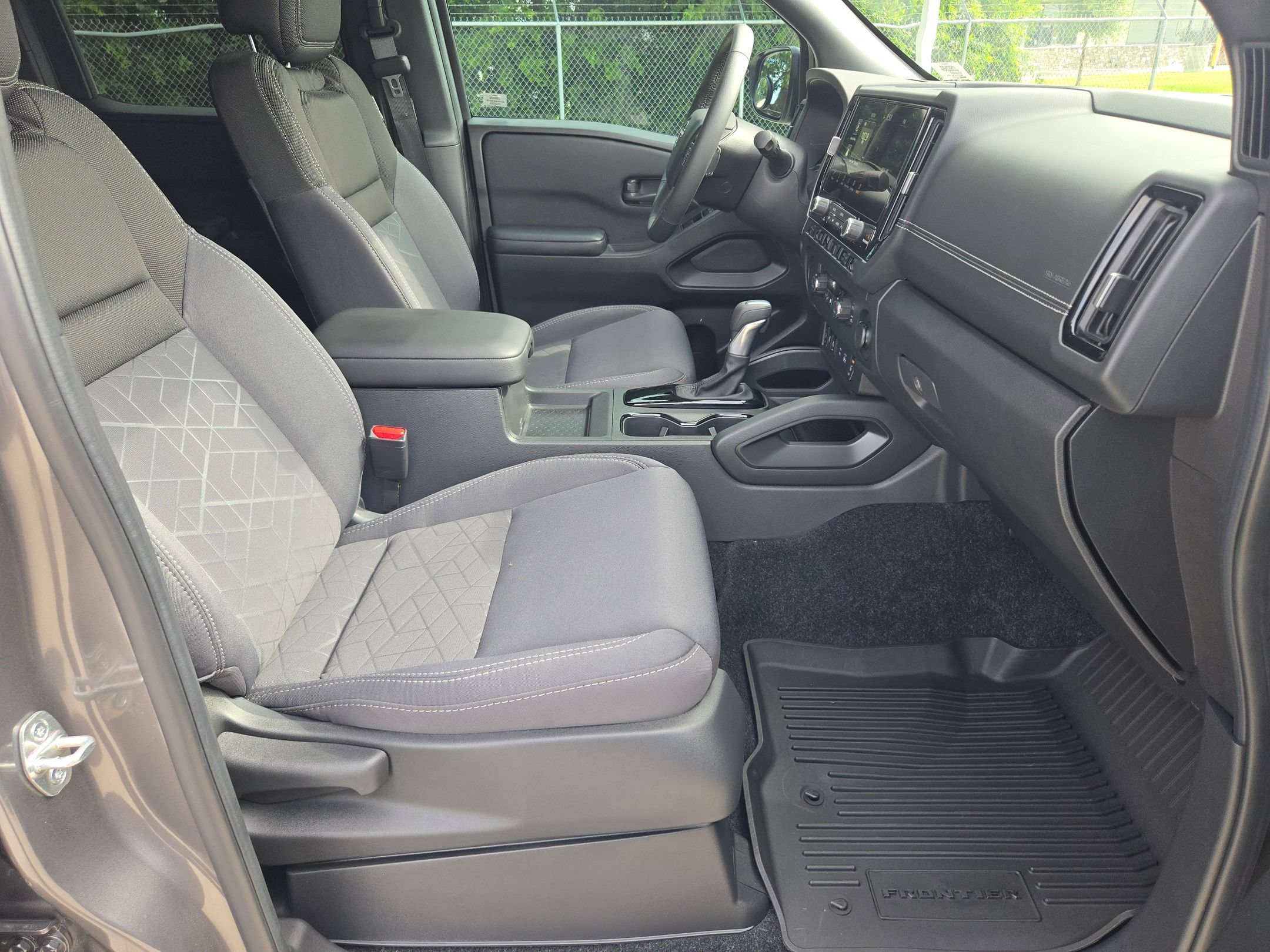Used 2026 Nissan Frontier SV w/ SV Convenience Package RWD image 27