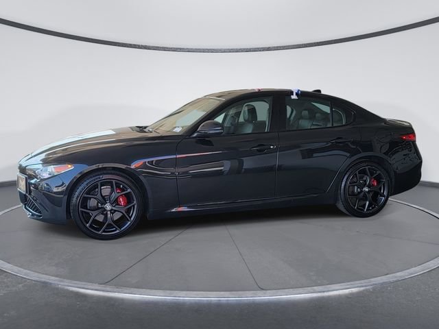 Used 2021 Alfa Romeo Giulia Ti w/ Nero Edizione image 4