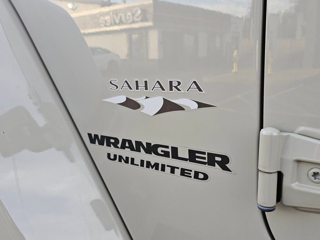 Used 2017 Jeep Wrangler Unlimited Sahara w/ Max Tow Package image 30