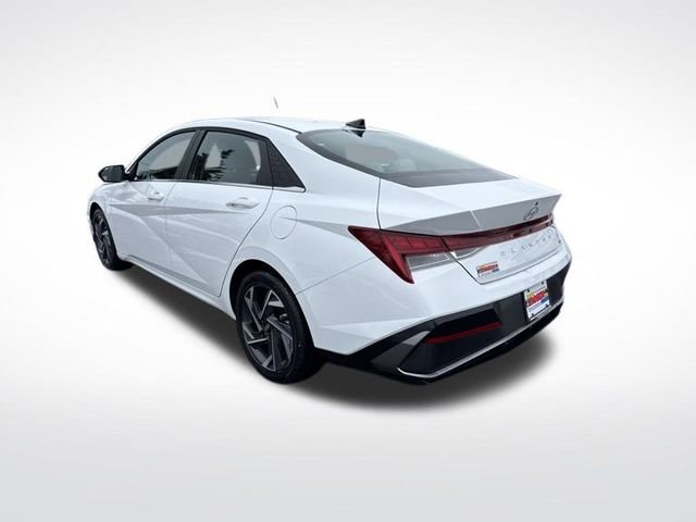 Certified 2025 Hyundai Elantra Limited image 3