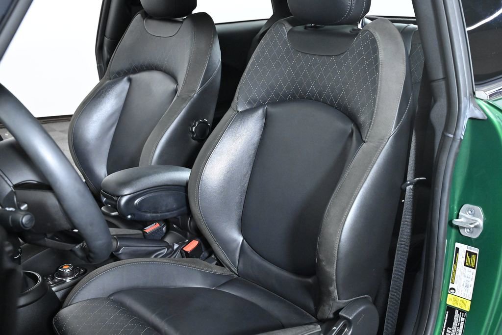 Used 2021 MINI Cooper 2-Door Hardtop image 23