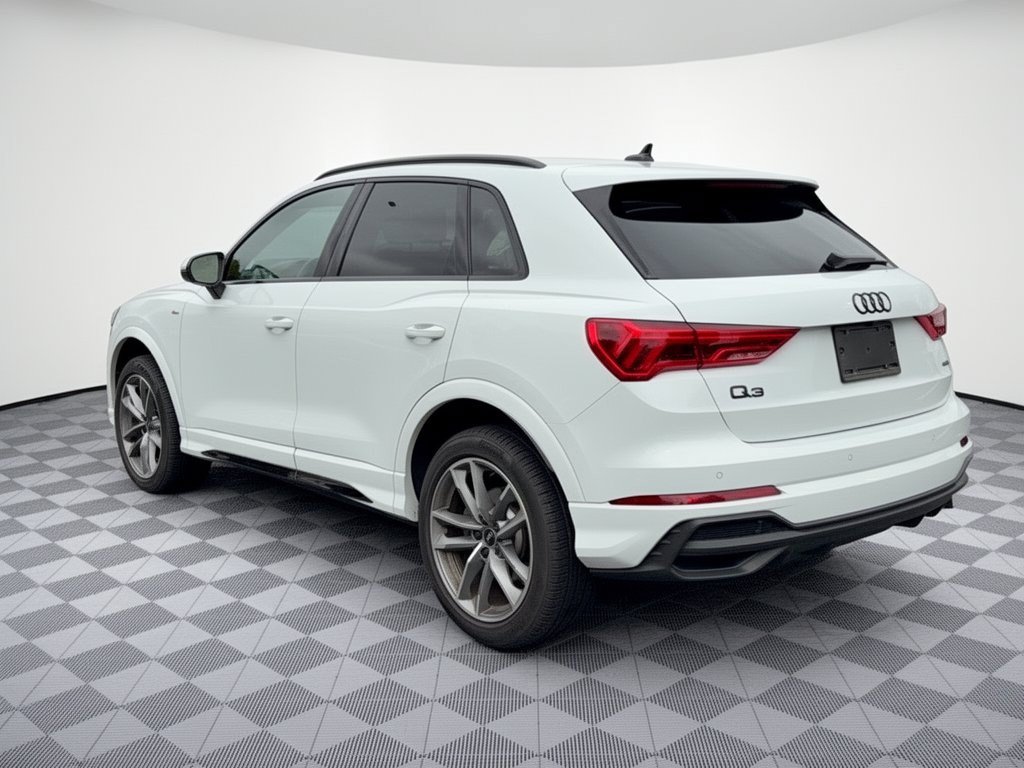 Used 2025 Audi Q3 2.0T Premium w/ Convenience Package AWD/4WD image 3