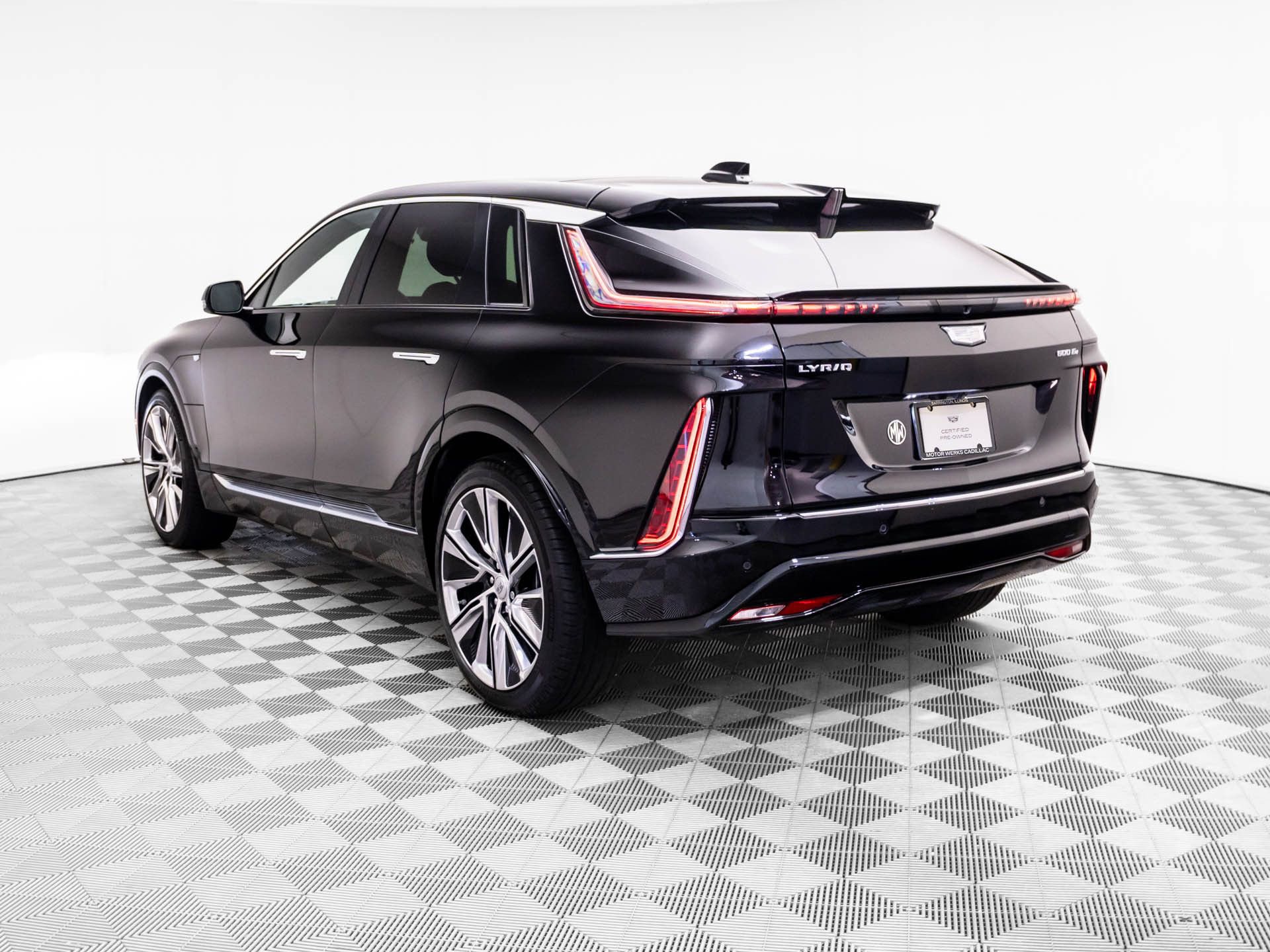 Certified 2025 Cadillac Lyriq Luxury w/ LPO, Floor Liner Package AWD/4WD image 3