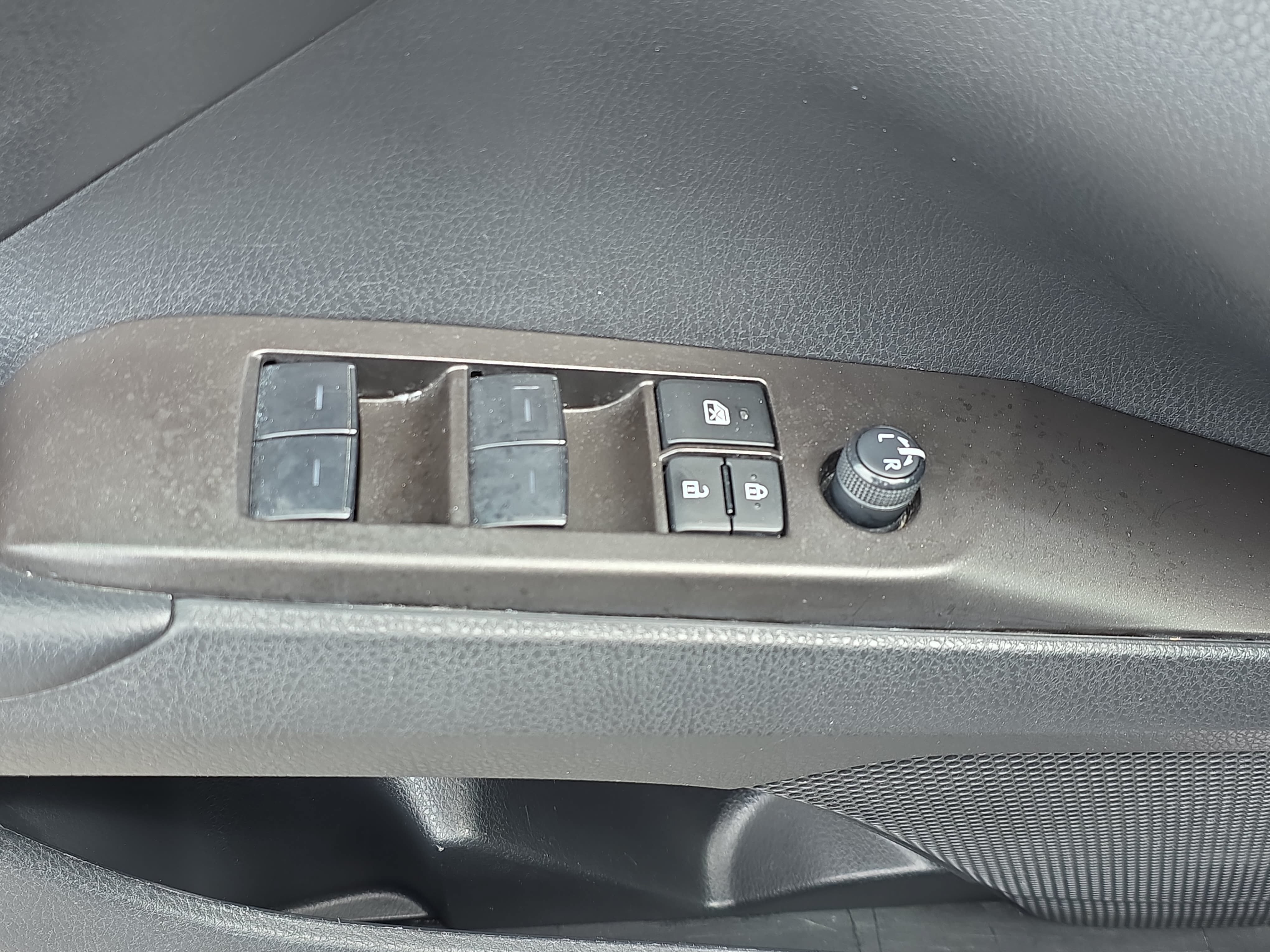 Used 2024 Toyota Camry SE FWD image 25