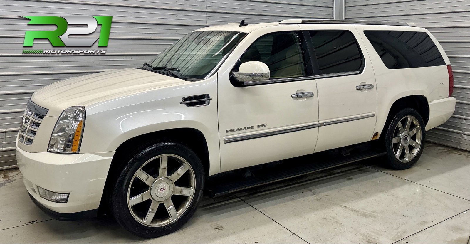 Used 2011 Cadillac Escalade ESV Premium image 1