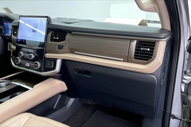 Used 2022 Ford Expedition Max Limited image 15