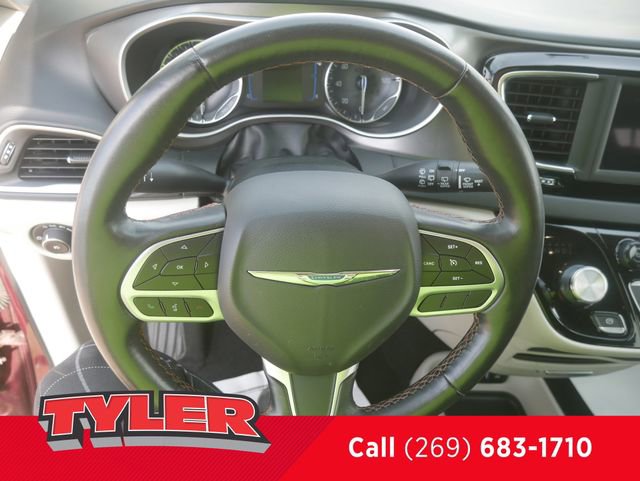 Used 2020 Chrysler Pacifica Touring w/ Cold Weather Group FWD image 28