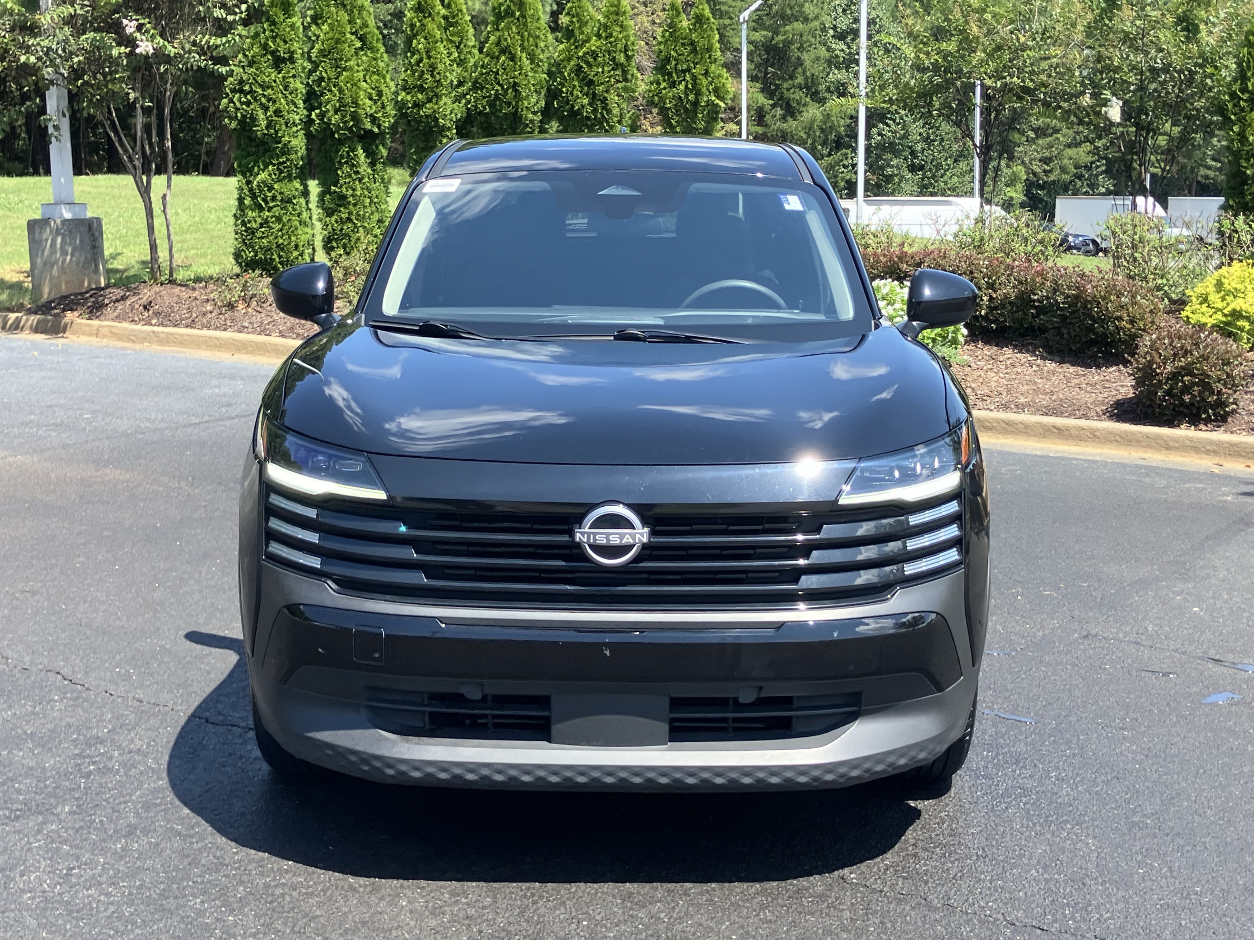 Used 2025 Nissan Kicks SV FWD image 3
