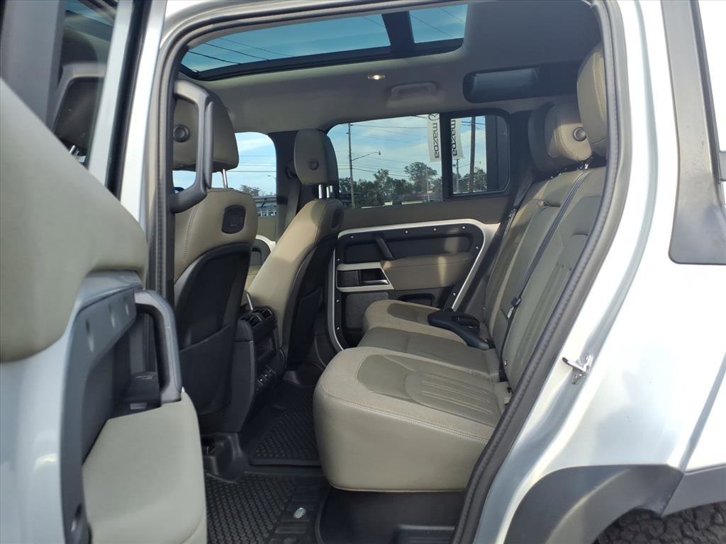 Used 2020 Land Rover Defender 110 First Edition image 17