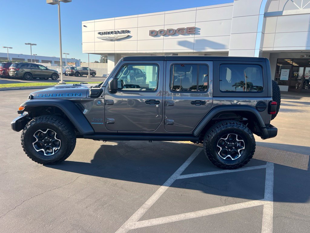 Used 2023 Jeep Wrangler Unlimited Rubicon 4xe w/ Cold Weather Group AWD/4WD image 15