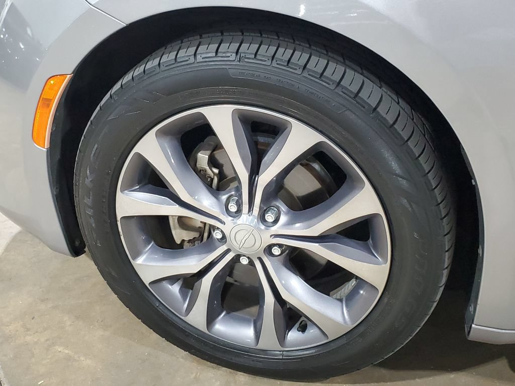 Used 2017 Chrysler Pacifica Limited FWD image 61