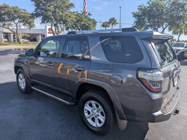 Used 2022 Toyota 4Runner SR5 Premium w/ Moonroof Package RWD image 8