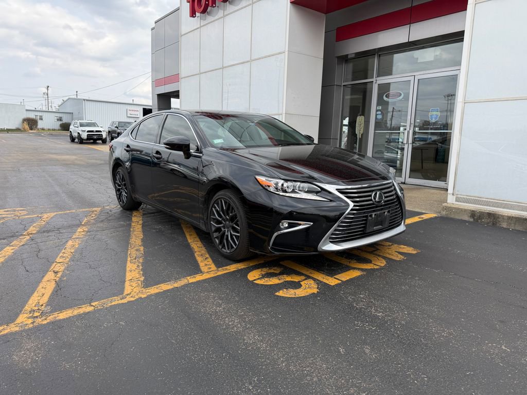 Used 2018 Lexus ES 350 w/ Ultra Luxury Package image 3