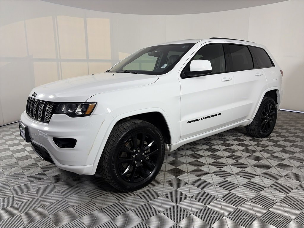 Used 2022 Jeep Grand Cherokee Laredo X image 3