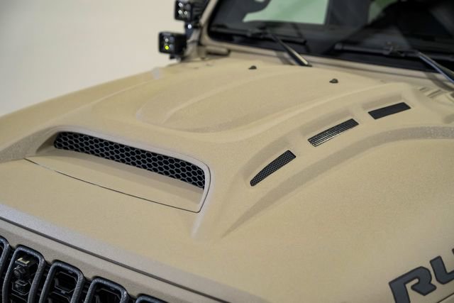 Used 2025 Jeep Gladiator Rubicon w/ Safety Group AWD/4WD image 4