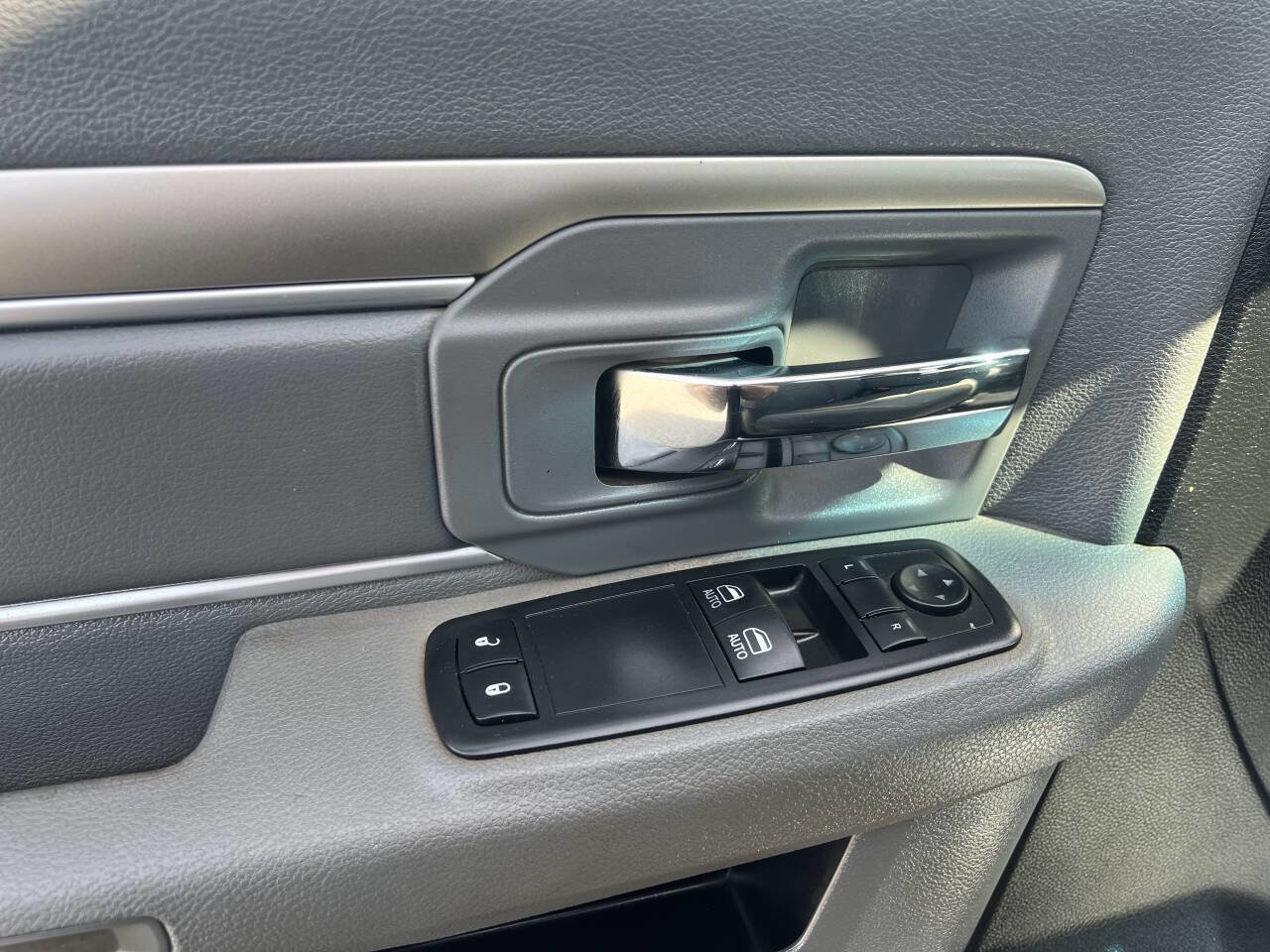 Used 2014 RAM 1500 Tradesman w/ Power & Remote Entry Group image 7