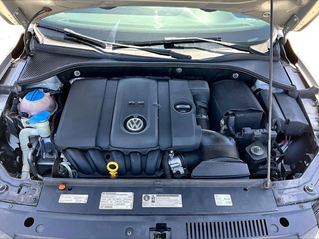 Used 2012 Volkswagen Passat 2.5 SE FWD image 11