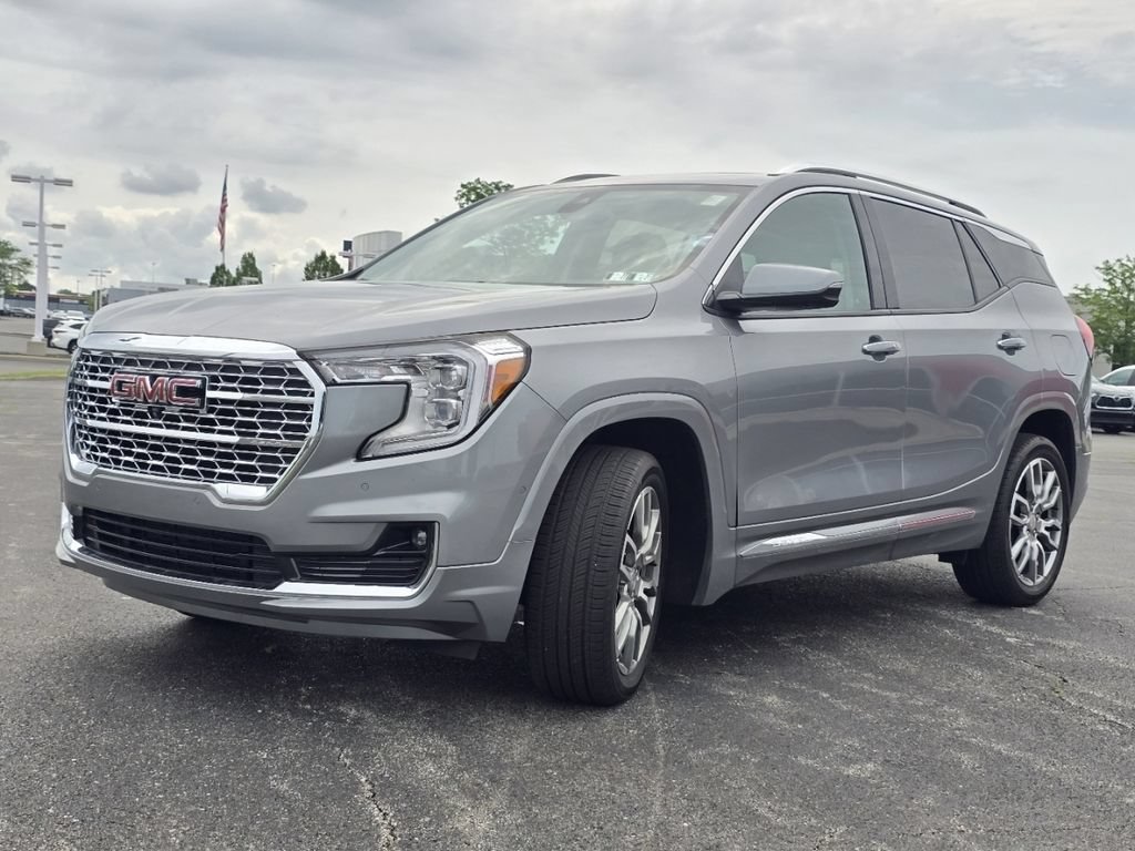 Used 2024 GMC Terrain Denali w/ Denali Premium Package AWD/4WD image 15