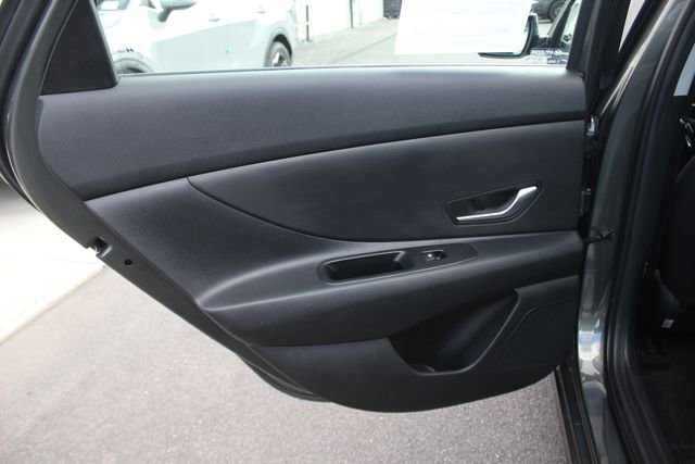 Used 2024 Hyundai Elantra SE image 21