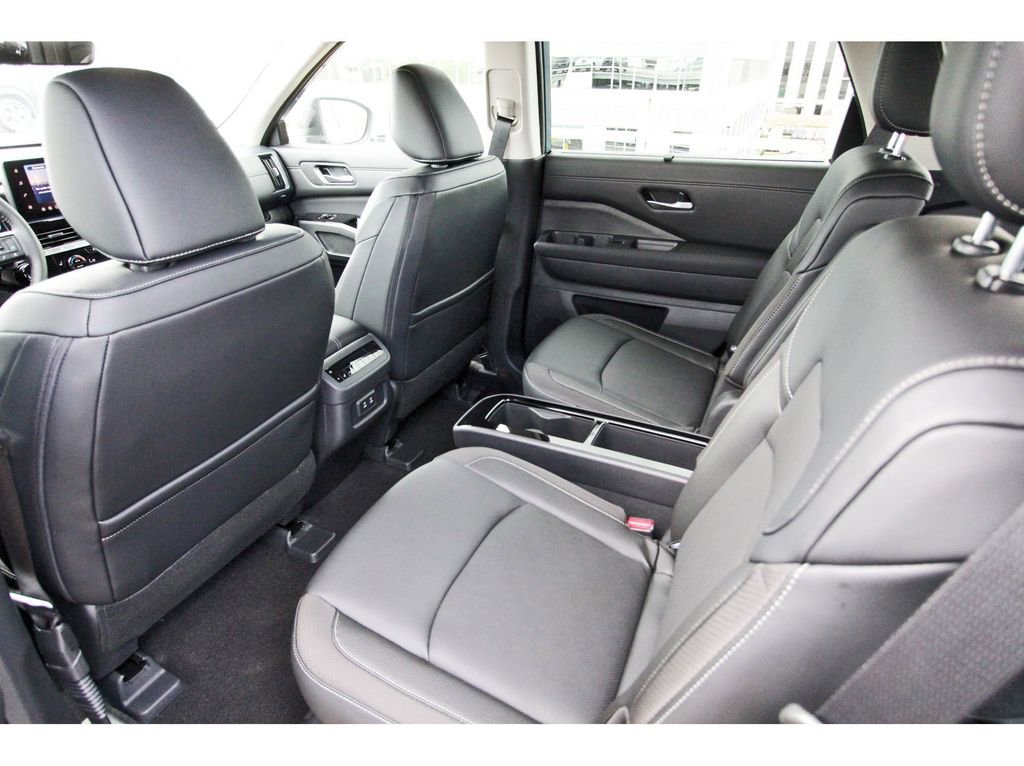 New 2026 Nissan Pathfinder SL w/ SL Premium Package FWD image 11