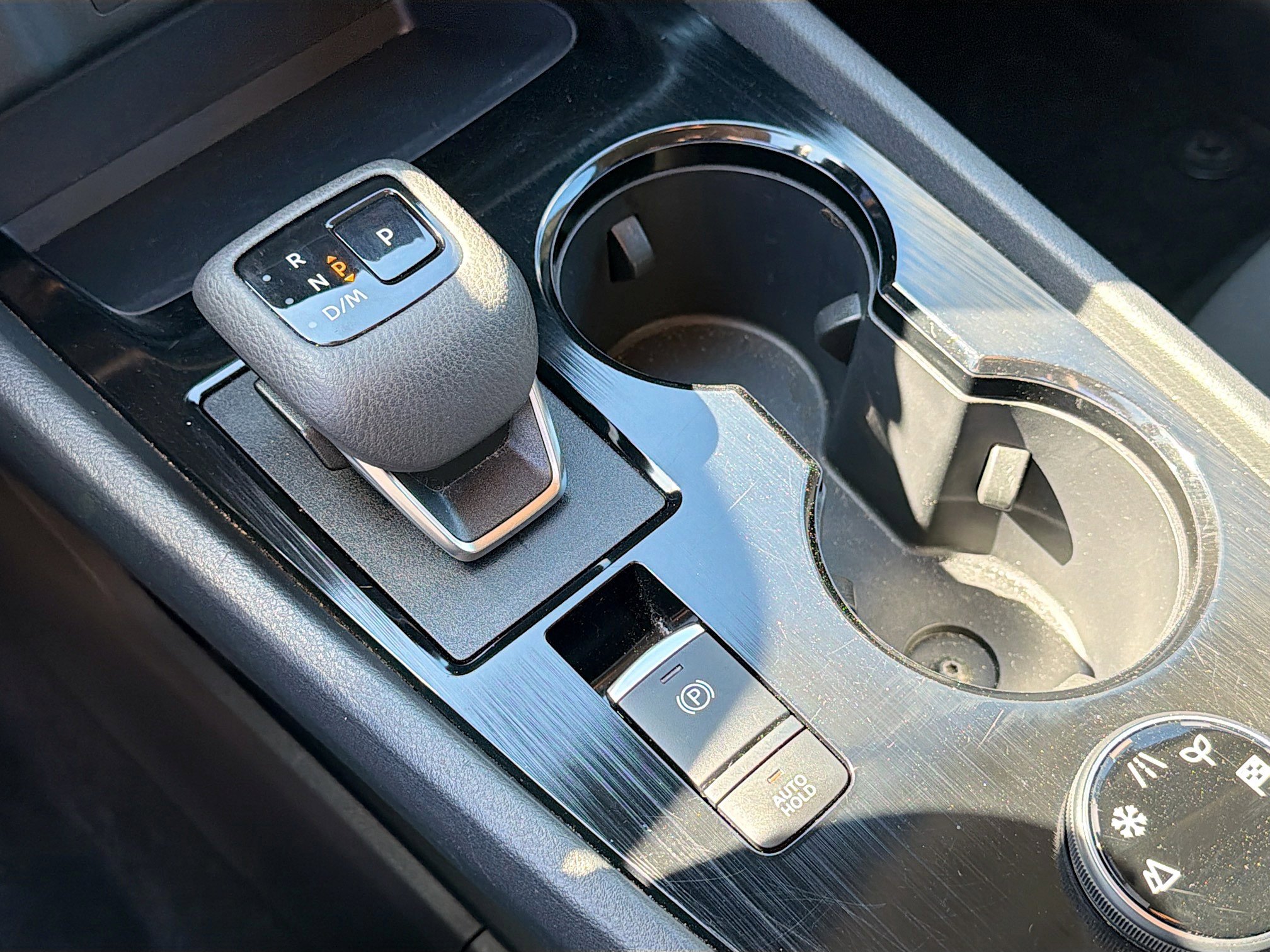 Used 2024 Nissan Rogue S image 26