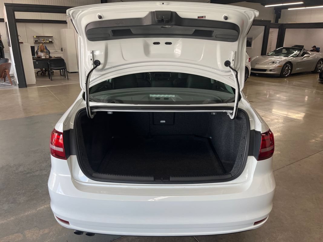 Used 2017 Volkswagen Jetta SE FWD image 54