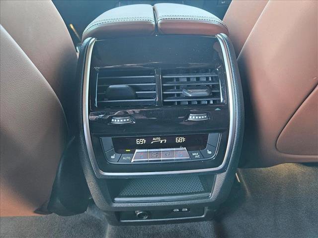 Used 2024 BMW X7 xDrive40i w/ Executive Package image 18