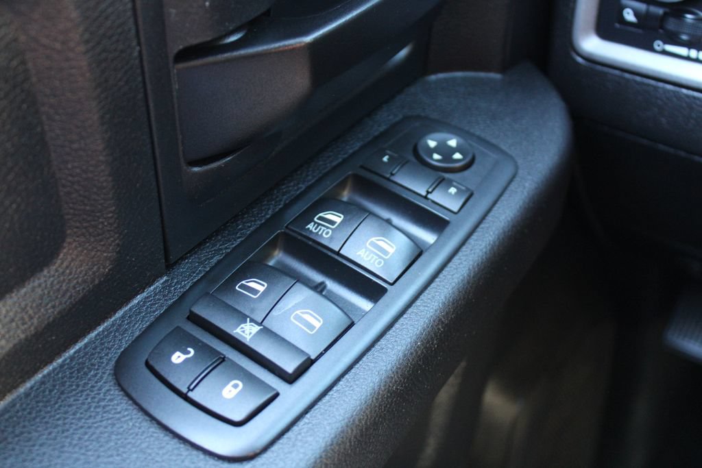 Used 2017 RAM 1500 Express AWD/4WD image 28