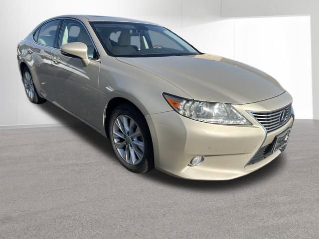 Used 2013 Lexus ES 300h w/ Luxury Pkg FWD image 7
