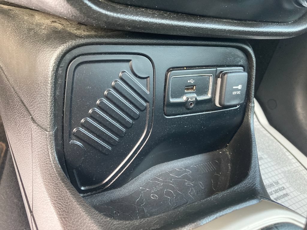 Used 2017 Jeep Renegade Sport w/ Power & Air Group FWD image 25