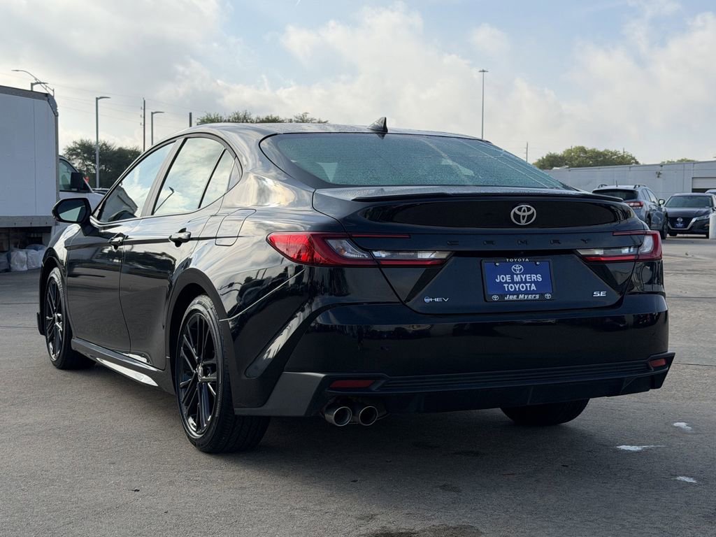 Used 2025 Toyota Camry SE FWD image 7