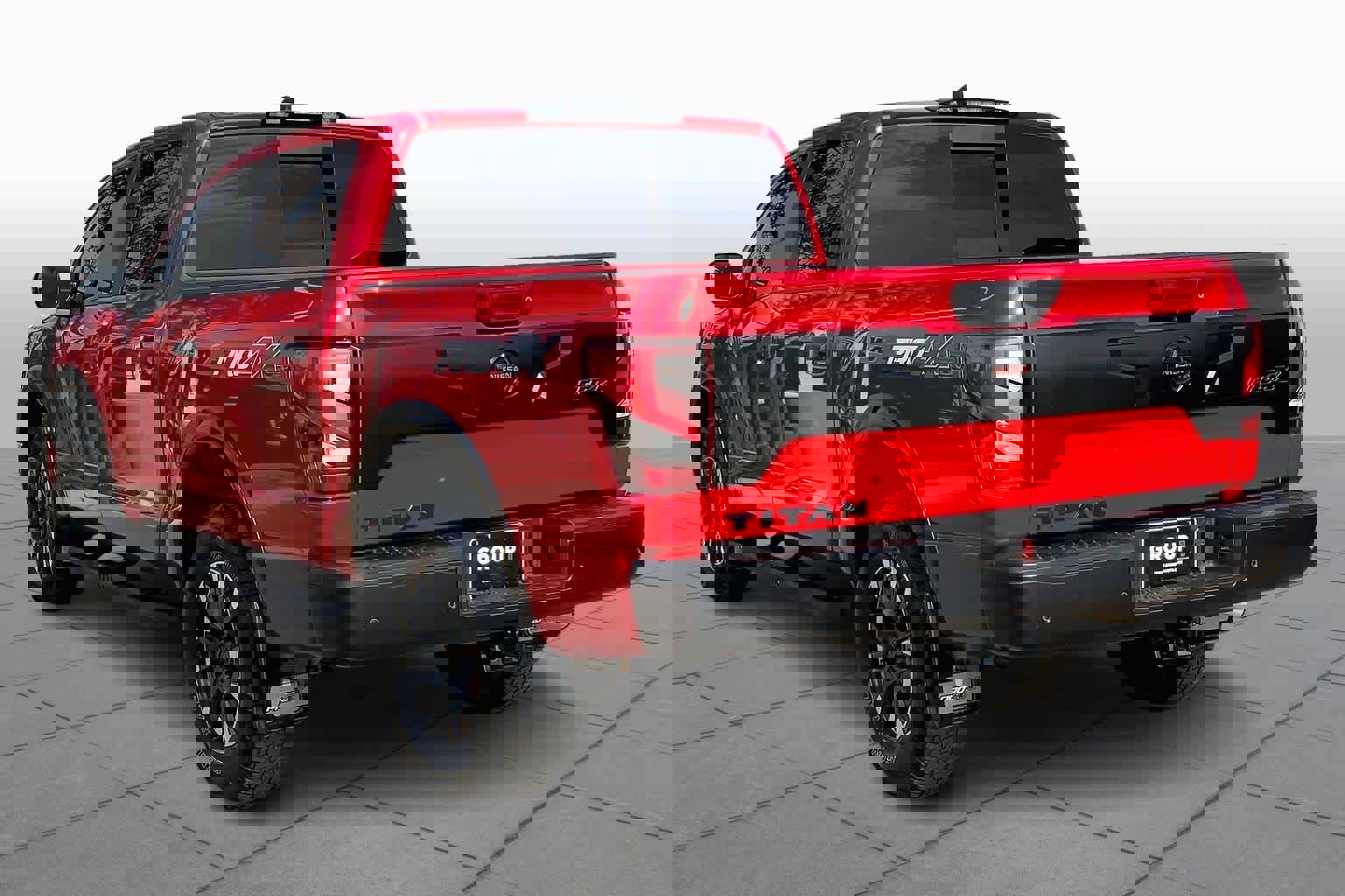 Used 2022 Nissan Titan PRO-4X w/ Pro-4x Convenience Package image 11