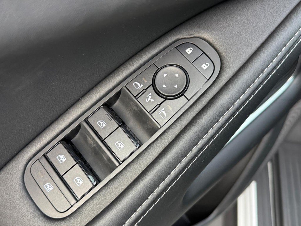 New 2027 INFINITI QX60 Luxe FWD image 12