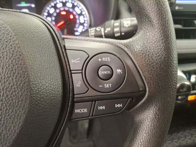 Used 2021 Toyota RAV4 XLE w/ Convenience Package image 18