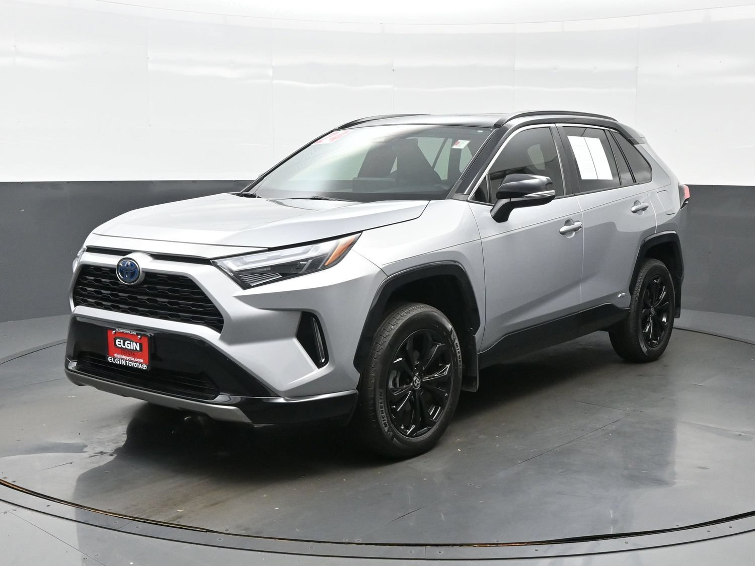 Used 2024 Toyota RAV4 XSE w/ Weather Package AWD/4WD image 2