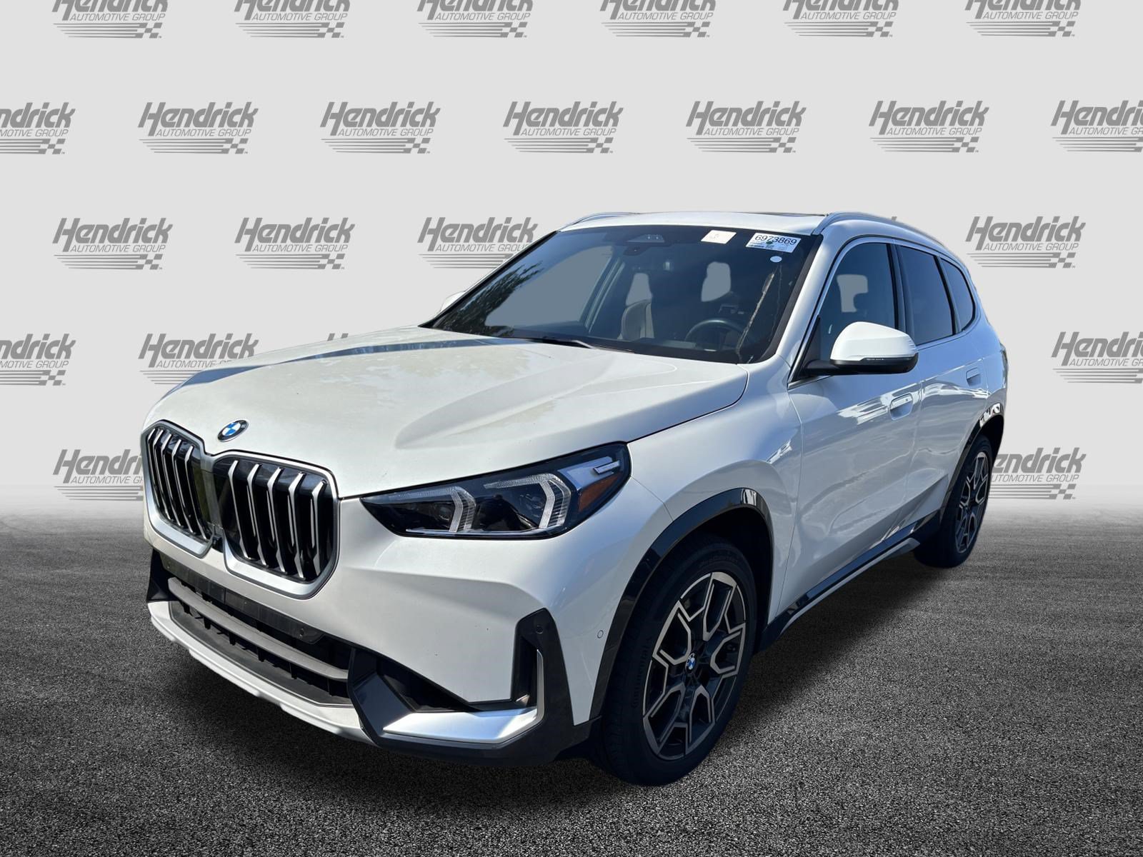 Certified 2025 BMW X1 xDrive28i AWD/4WD image 3