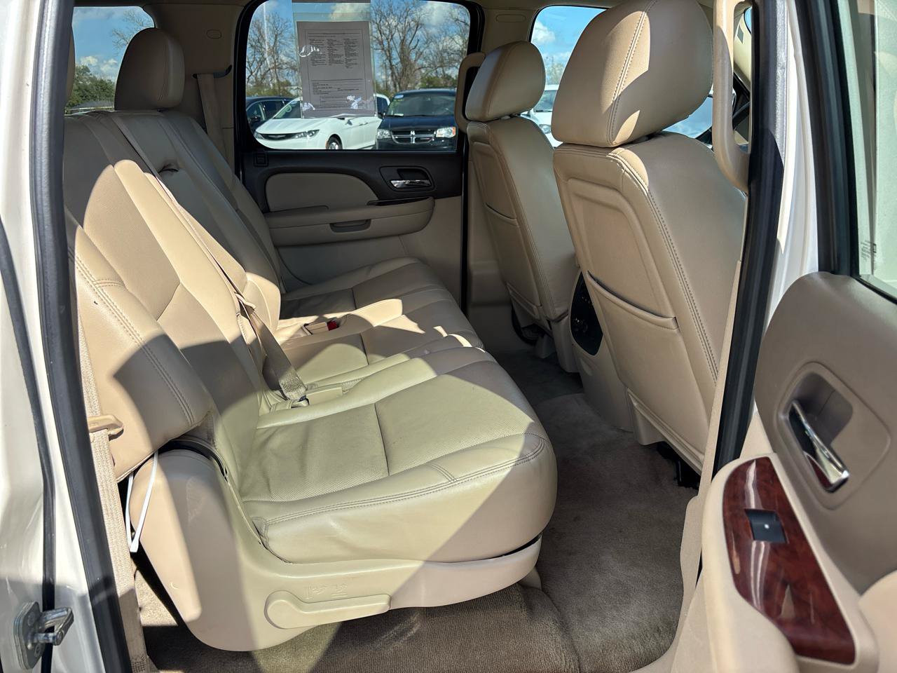 Used 2014 Chevrolet Suburban LTZ AWD/4WD image 24