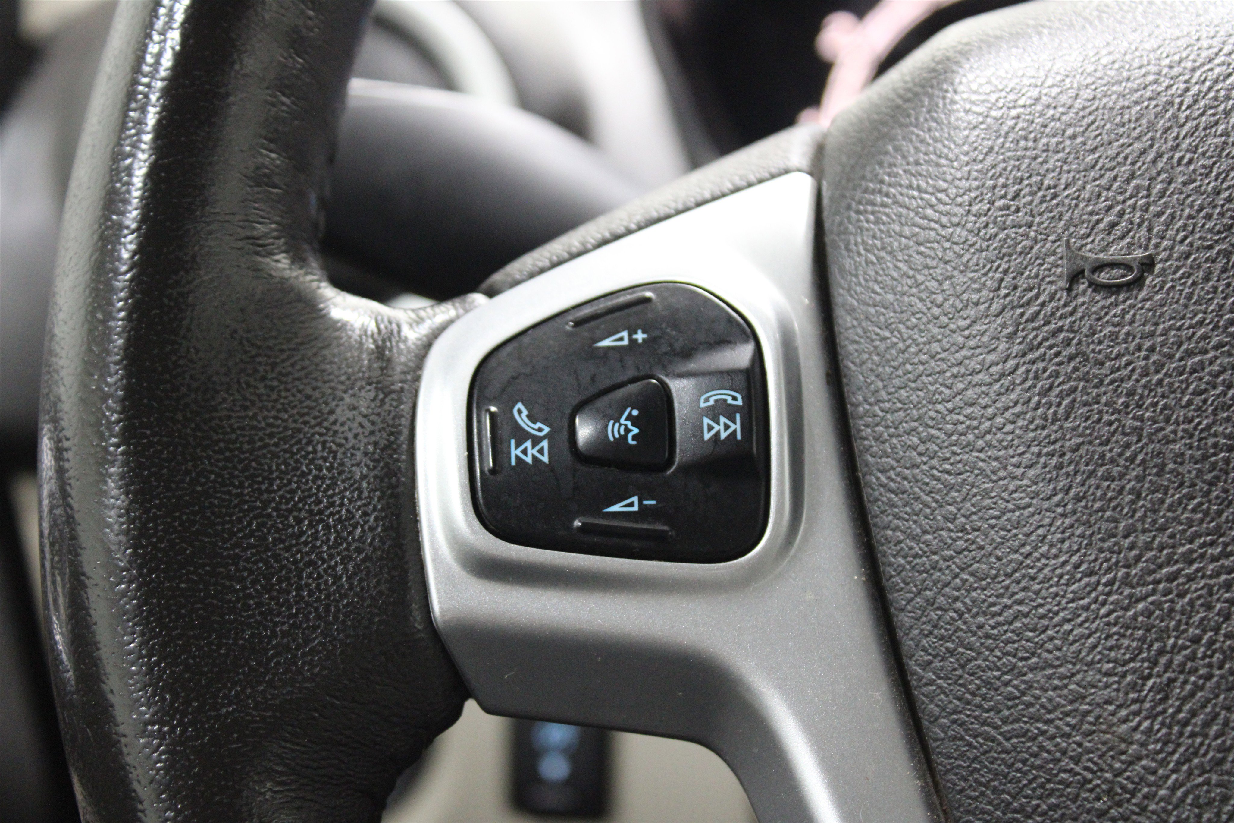 Used 2014 Ford Fiesta SE w/ Comfort Package image 11